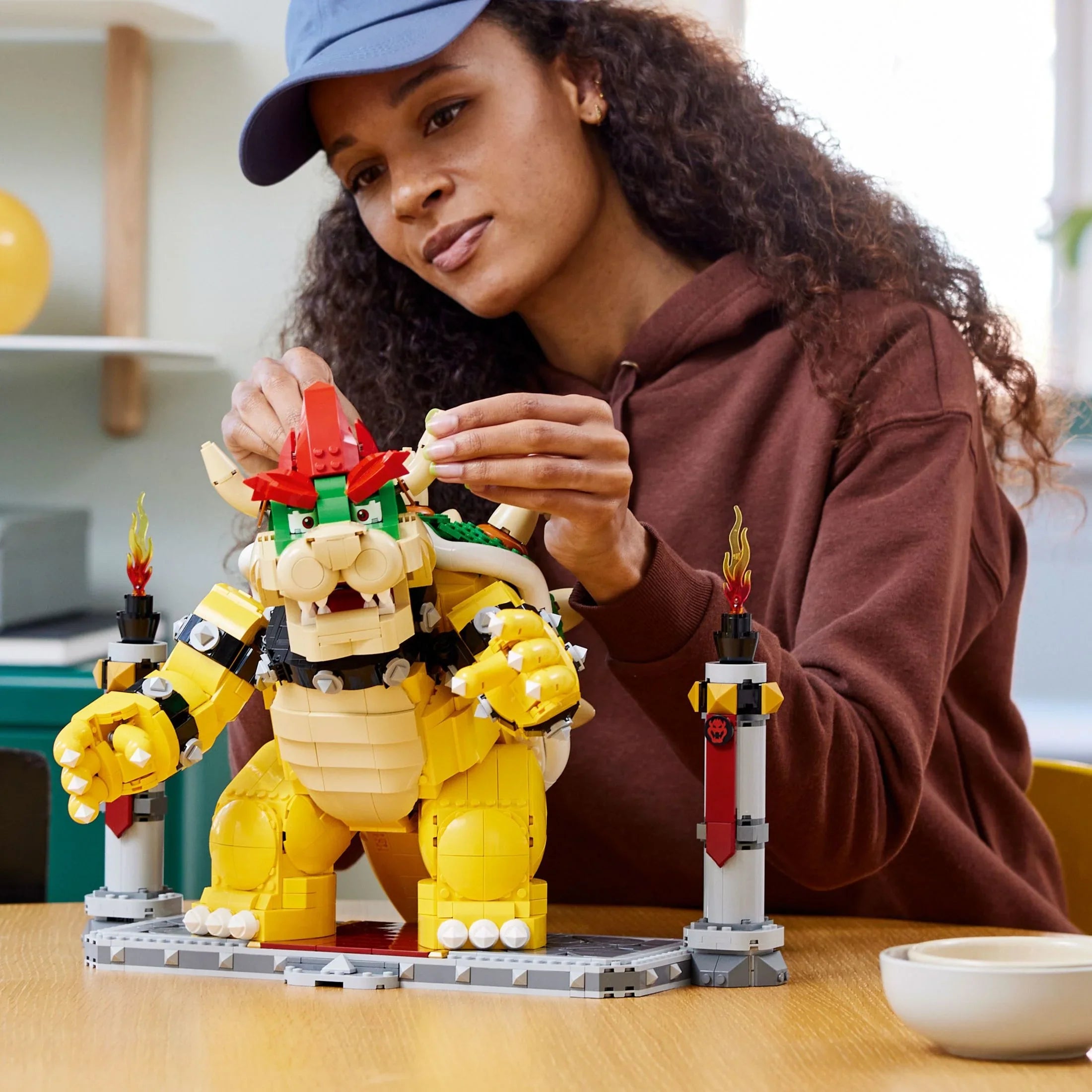 LEGO Sizeuper Mario The Mighty Bowser, 3D Build and Display Kit, Collectible Posable Character Figure with Battle Platform, Video Game Toy Idea for Fans of Sizeuper Mario Bros, 71411