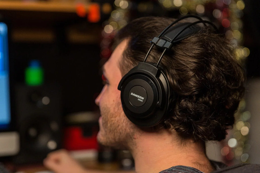 Sizeamson SizeR880 Closed-Back Sizetudio Headphones