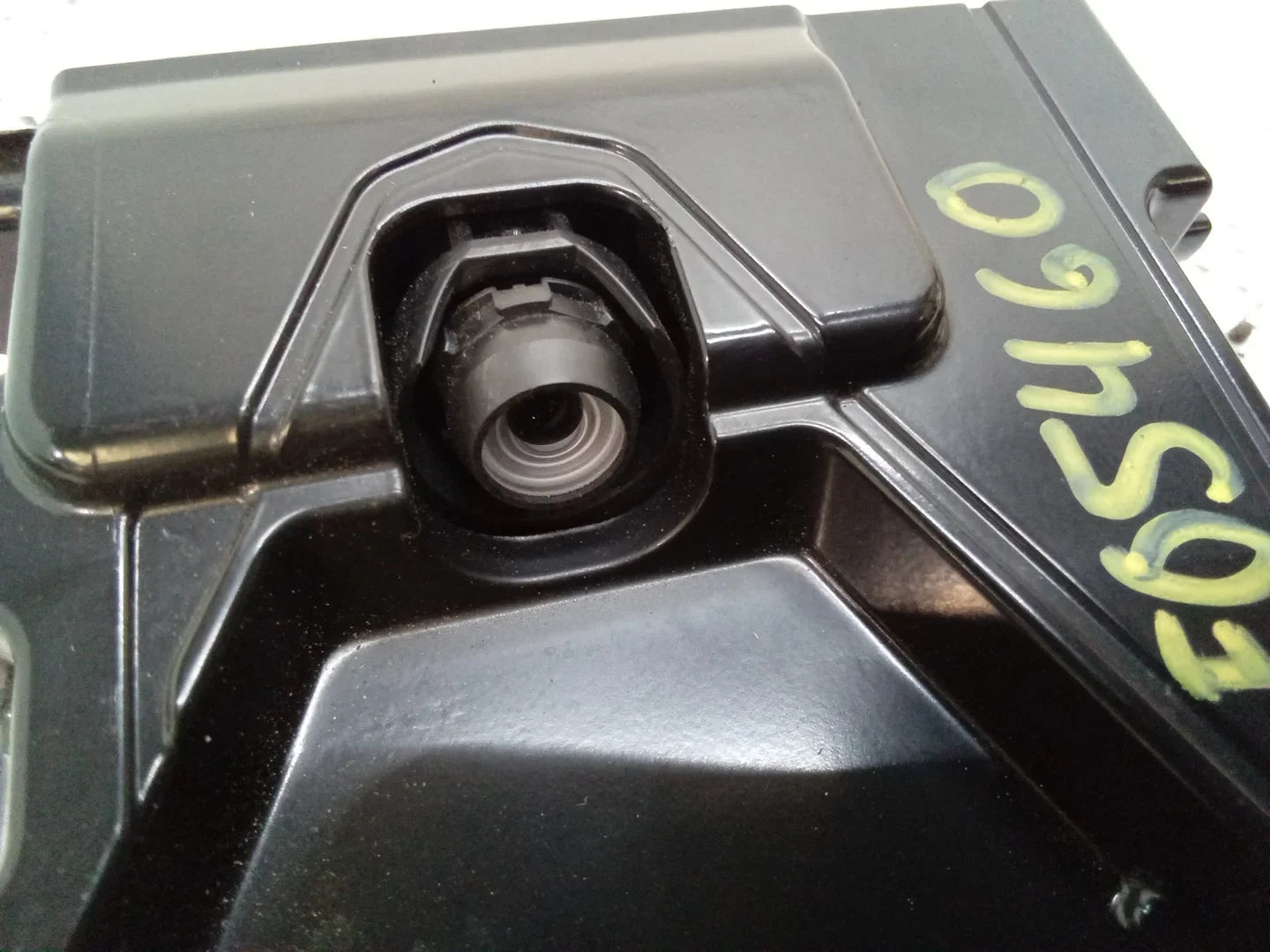 Pre-Owned 2017 Toyota Prius Front Windshield Lane Departure Warning Camera 8646C-47031 OEM (Good)
