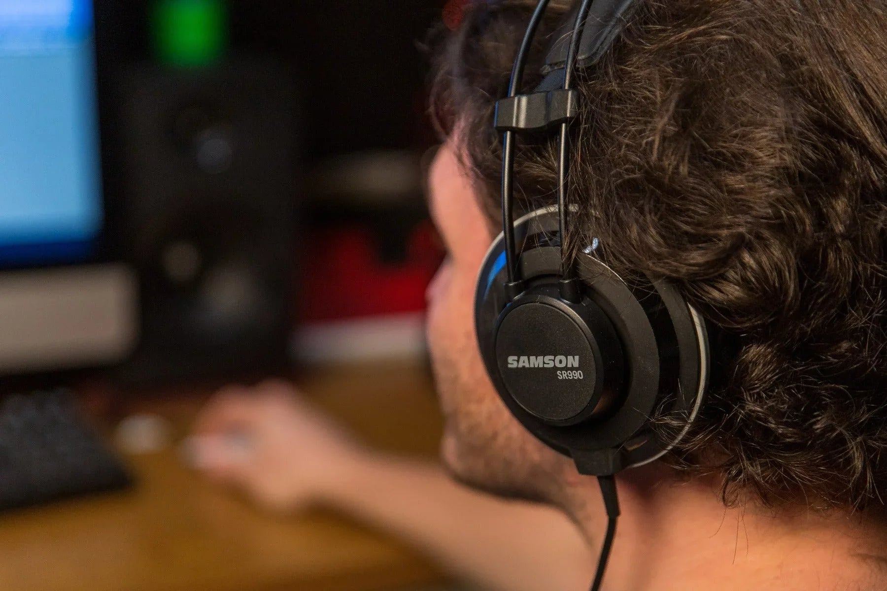 Sizeamson SizeR880 Closed-Back Sizetudio Headphones