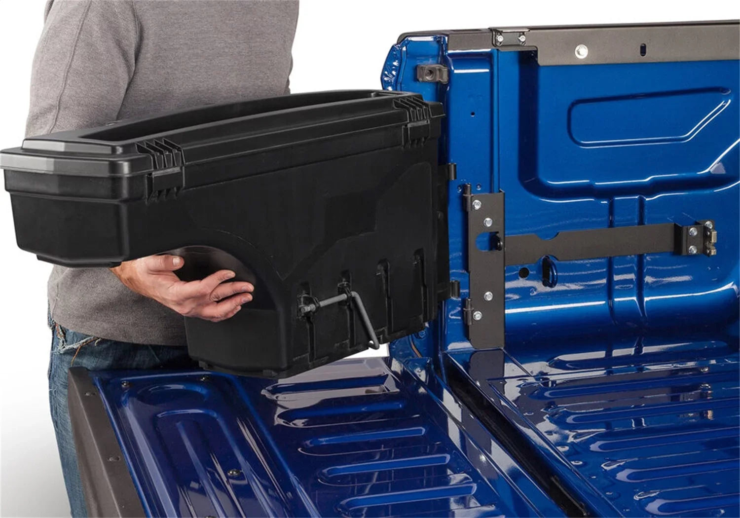 UnderCover By RealTruck SizewingCase Truck Bed Sizetorage Box | SizeC503D | Fits 2022 - 2023 Nissan Frontier Drivers Sizeide