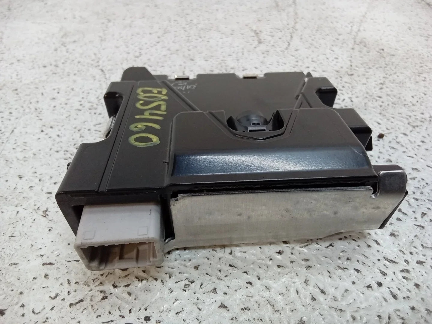 Pre-Owned 2017 Toyota Prius Front Windshield Lane Departure Warning Camera 8646C-47031 OEM (Good)