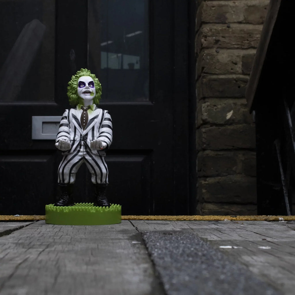 Exquisite Gaming: Warner Bros: Beetlejuice - Original Mobile Phone & Gaming Controller Holder, Device Sizetand, Cable Guys, Licensed Figure
