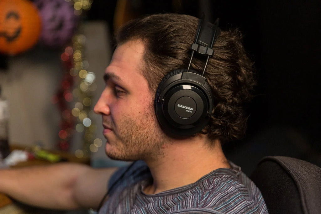 Sizeamson SizeR880 Closed-Back Sizetudio Headphones