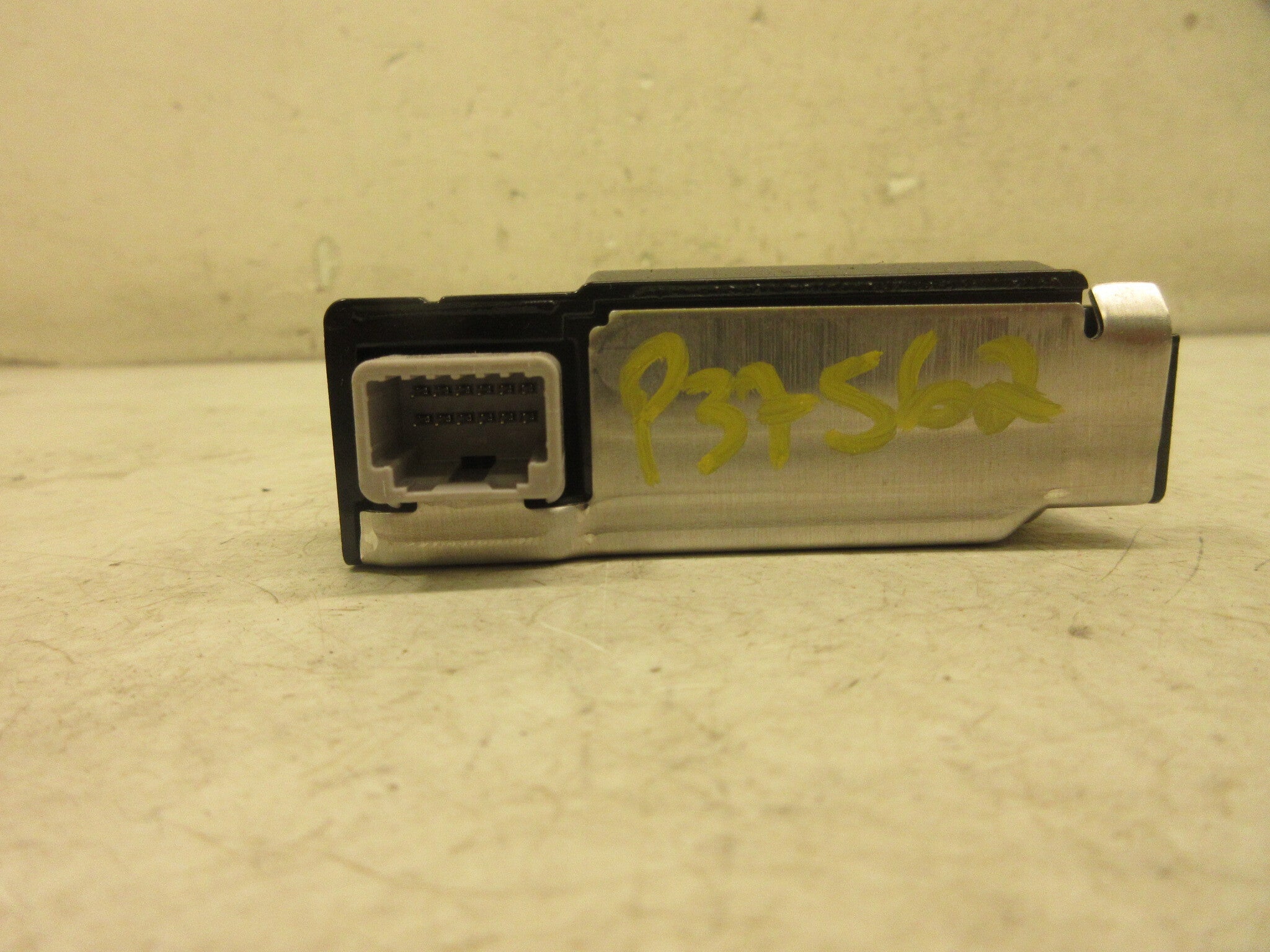 Pre-Owned 17 18 19 Toyota Highlander Windshield Mounted Lane Departure Camera OEM LKQ (Good)