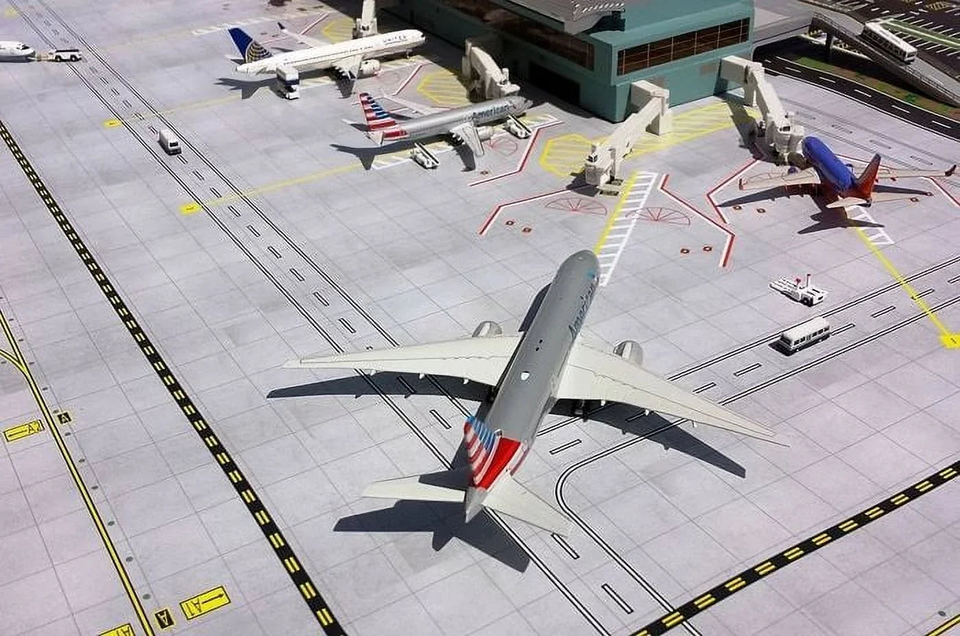 Gemini Jets 1-400  Terminal Sizeet  Airport Airside - Land Sizeide 1-400