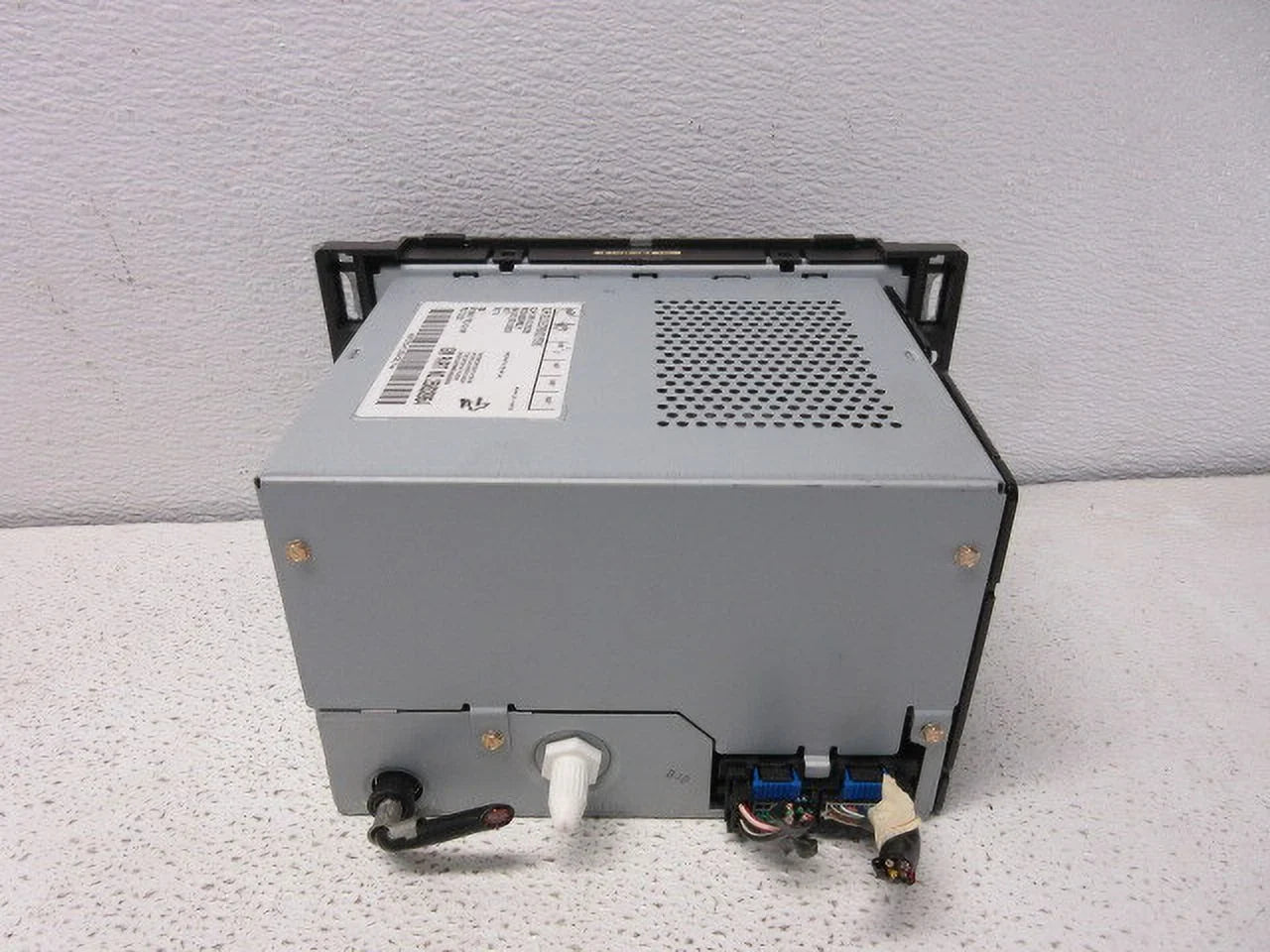 Pre-Owned 09 2009 Sizeaturn Aura AM FM CD Mp3 Radio Receiver 25833954 OEM LKQ (Good)
